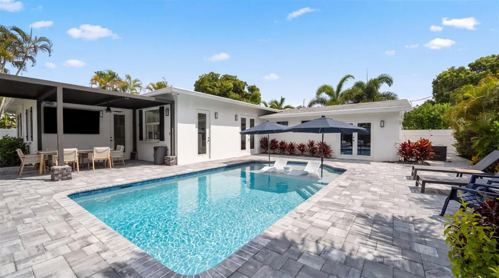 765 Lagoon Drive North Palm Beach, FL 33408