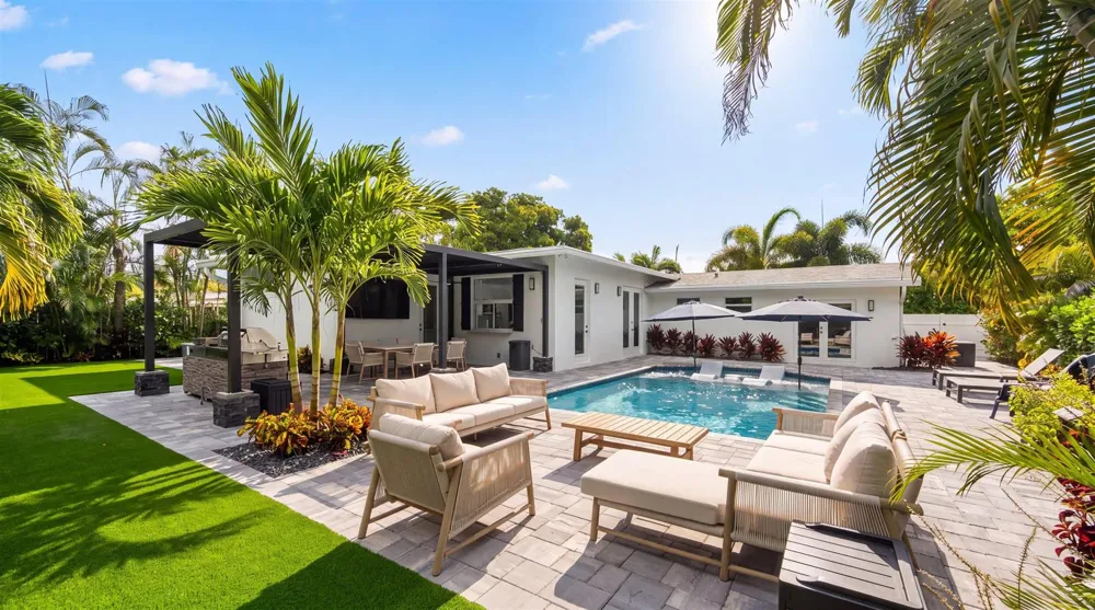 765 Lagoon Drive North Palm Beach, FL 33408