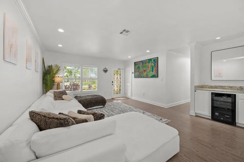765 Lagoon Drive North Palm Beach, FL 33408