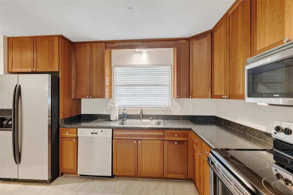 2700 BAYSHORE BOULEVARD #512 Dunedin, FL 34698