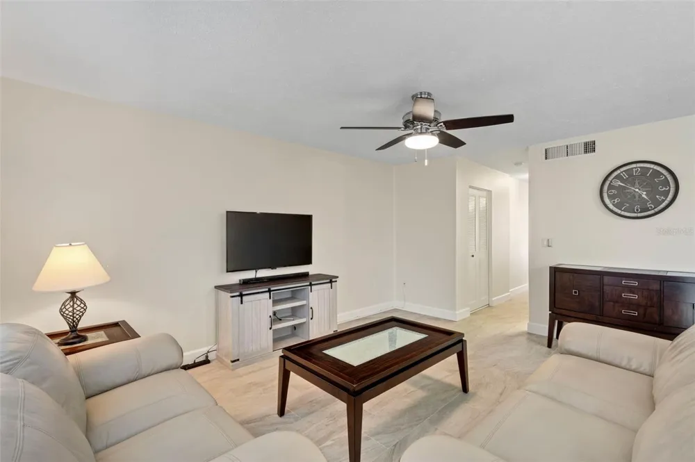 2700 BAYSHORE BOULEVARD #512 Dunedin, FL 34698