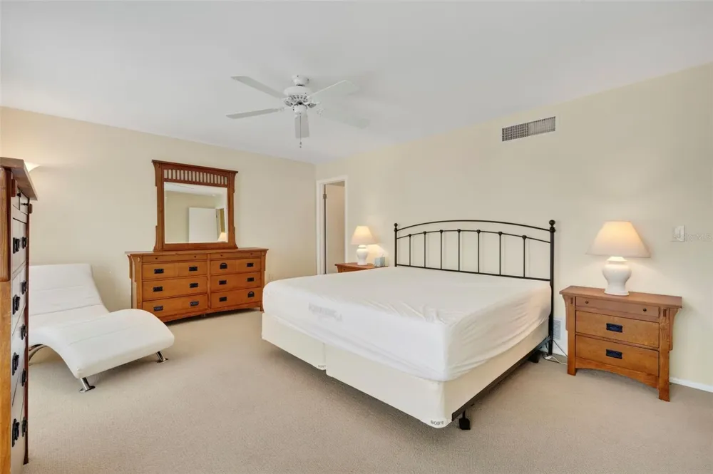 2700 BAYSHORE BOULEVARD #512 Dunedin, FL 34698
