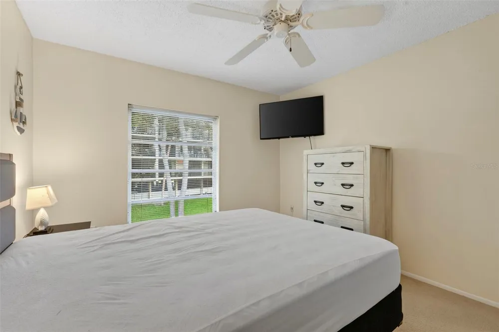 2700 BAYSHORE BOULEVARD #512 Dunedin, FL 34698