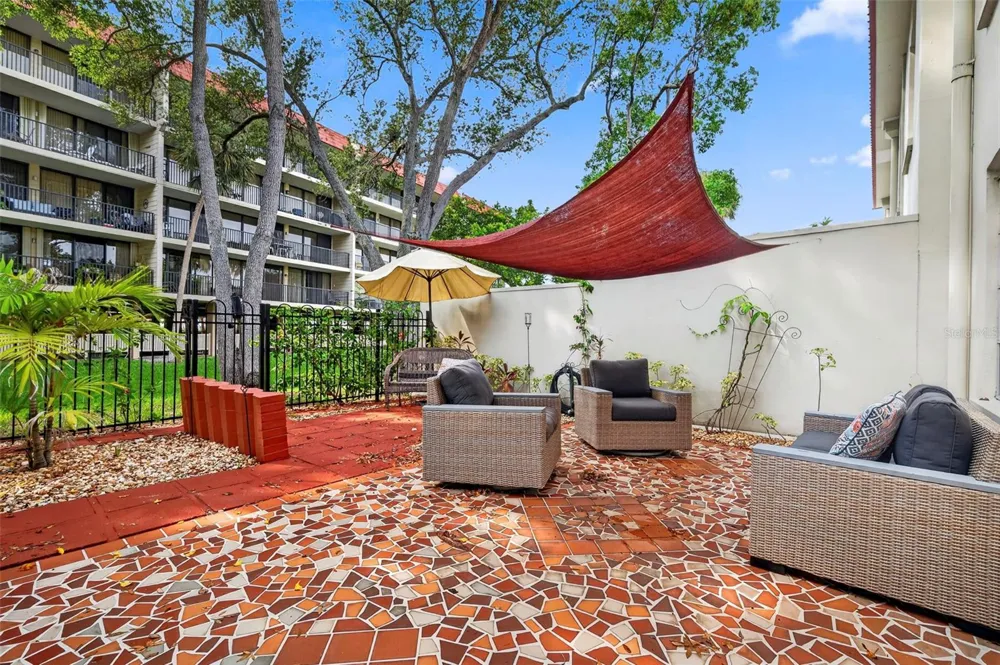 2700 BAYSHORE BOULEVARD #512 Dunedin, FL 34698
