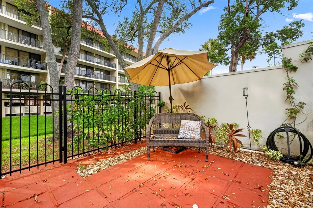 2700 BAYSHORE BOULEVARD #512 Dunedin, FL 34698