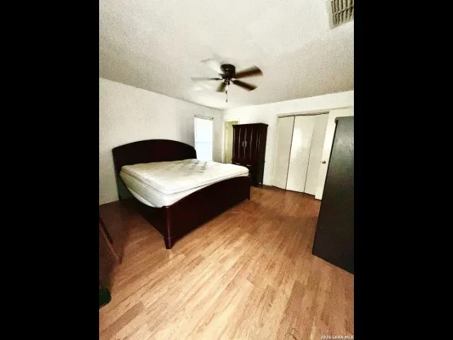 1106 E Hutchinson Street E Beeville, TX 78102