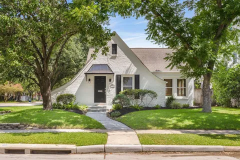 3136 Lafayette Street