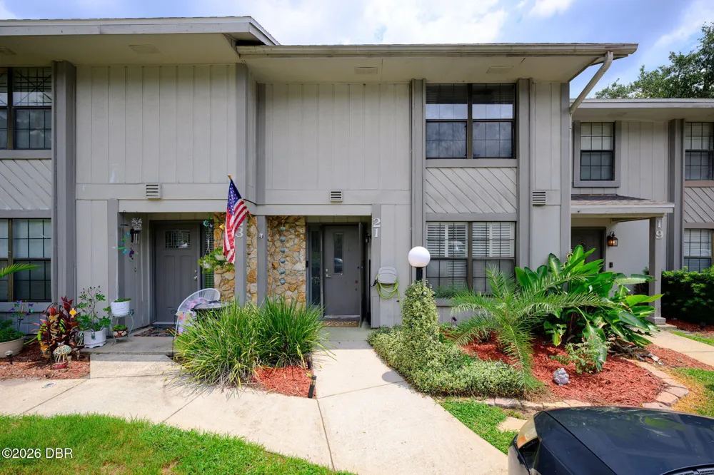 21 Oakwood Park Ormond Beach, FL 32174