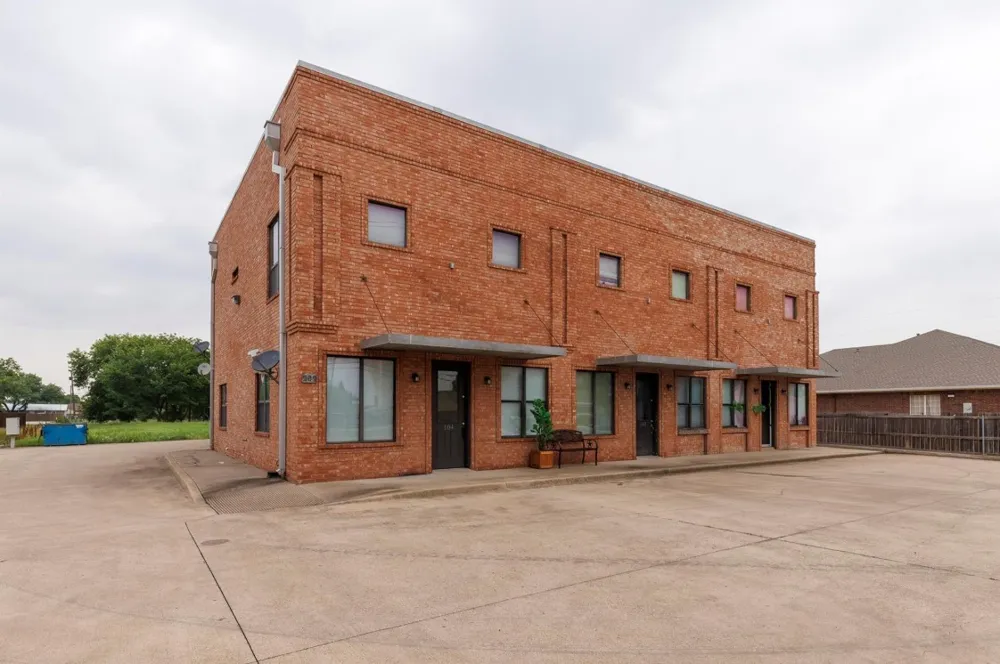 202 W Jefferson Street #104 Palmer, TX 75152