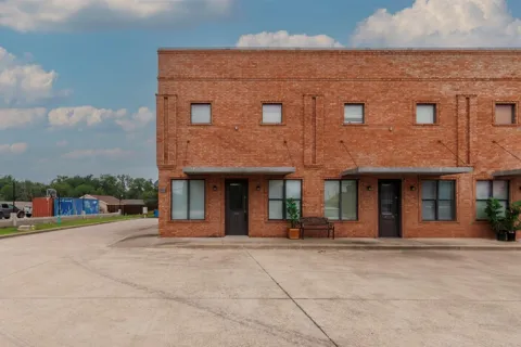 202 W Jefferson Street #104