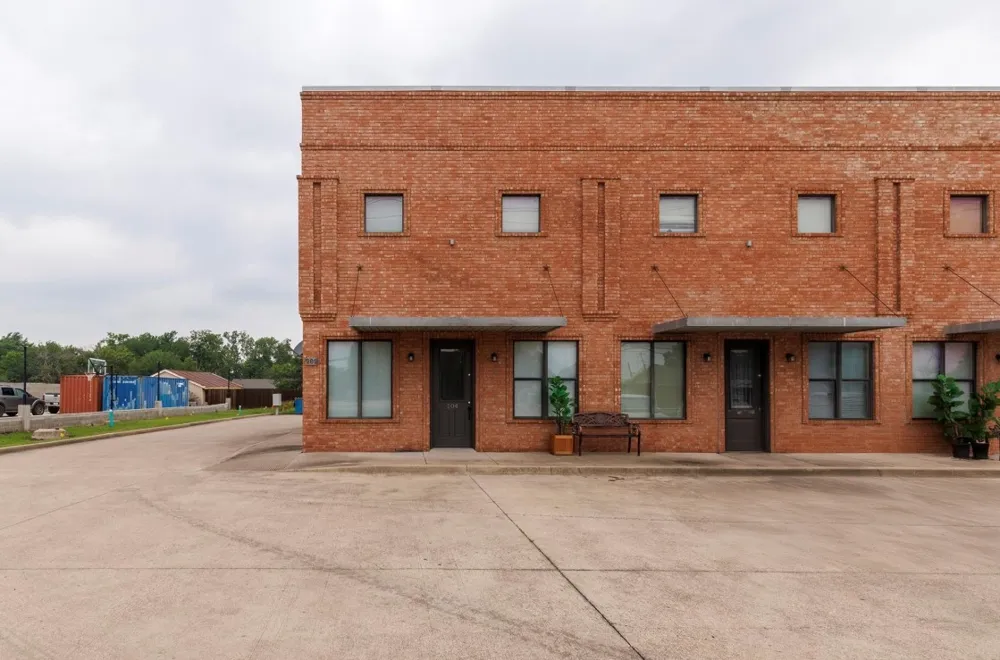 202 W Jefferson Street #104 Palmer, TX 75152