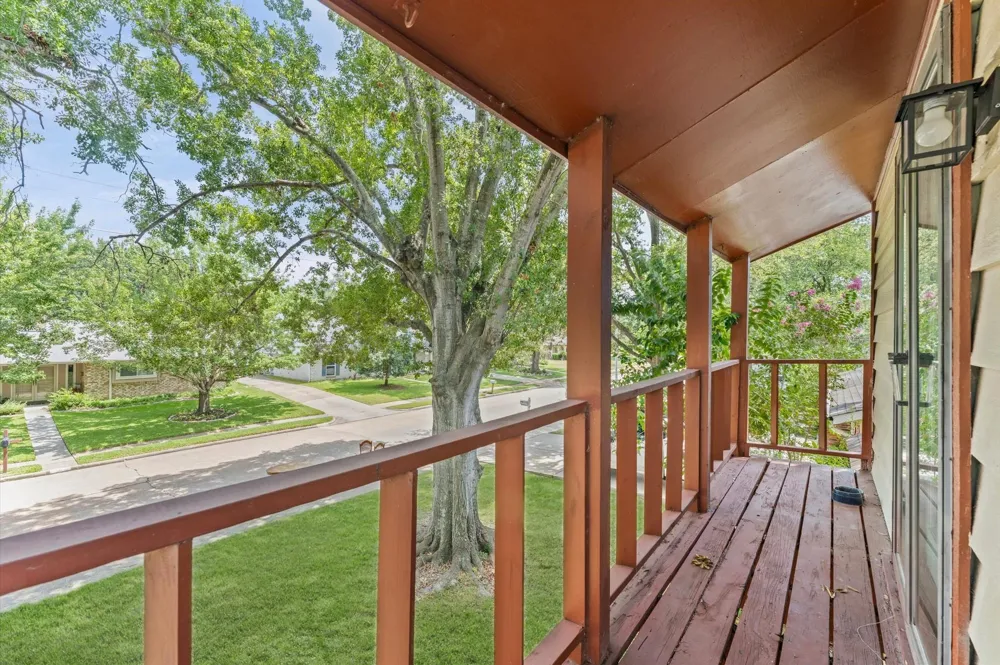 11914 Meadowtrail Lane Meadows Place, TX 77477
