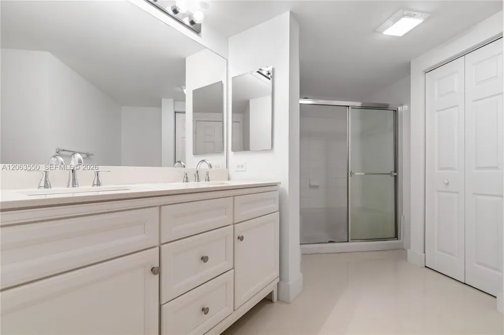 17100 Bay Rd #1712 Sunny Isles Beach, FL 33160