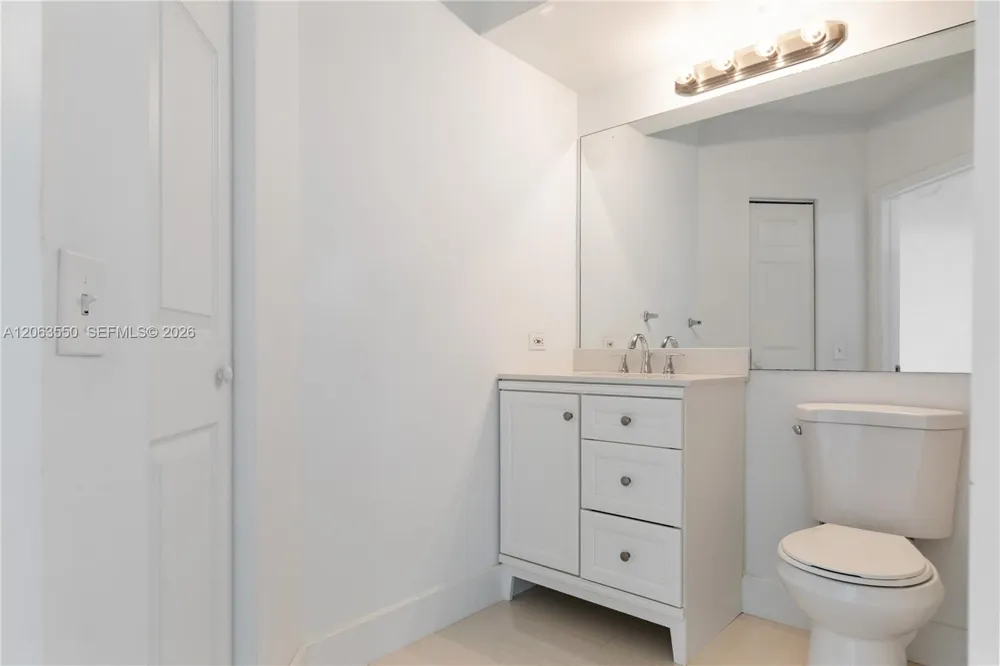 17100 Bay Rd #1712 Sunny Isles Beach, FL 33160