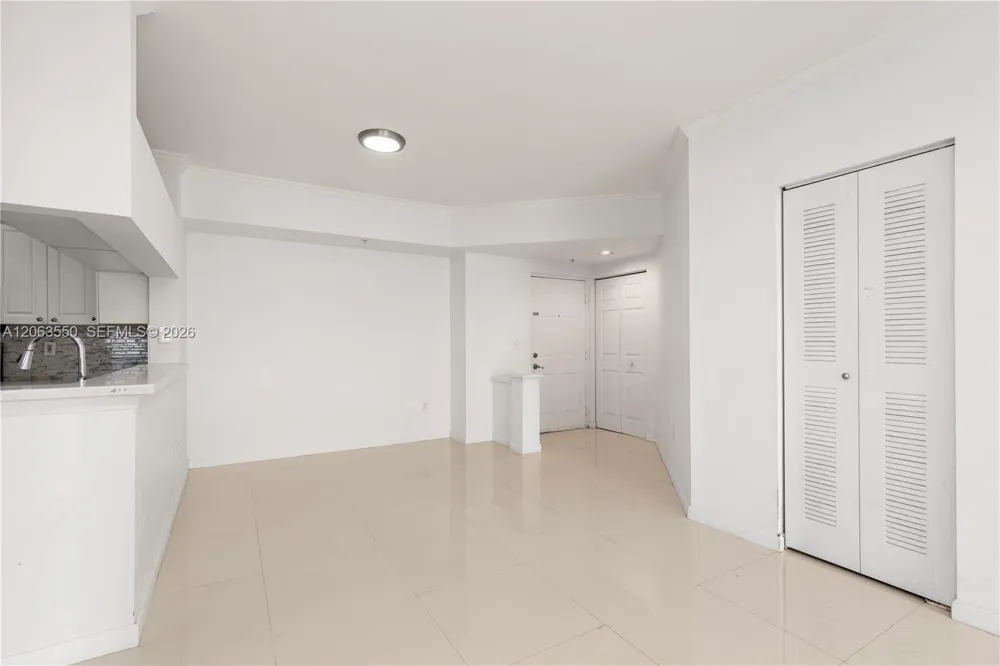 17100 Bay Rd #1712 Sunny Isles Beach, FL 33160