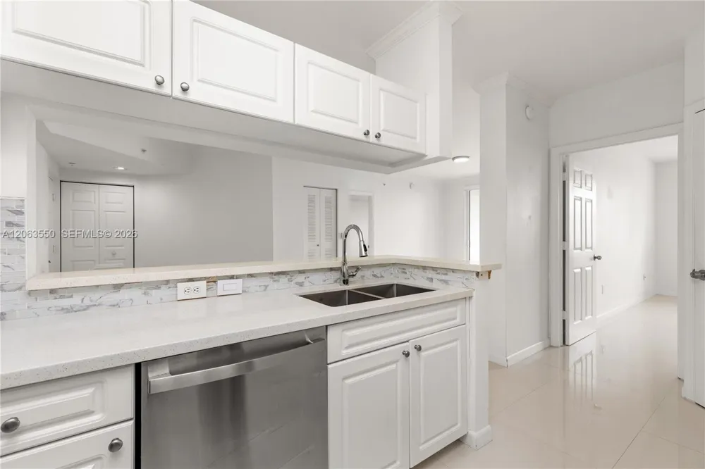 17100 Bay Rd #1712 Sunny Isles Beach, FL 33160