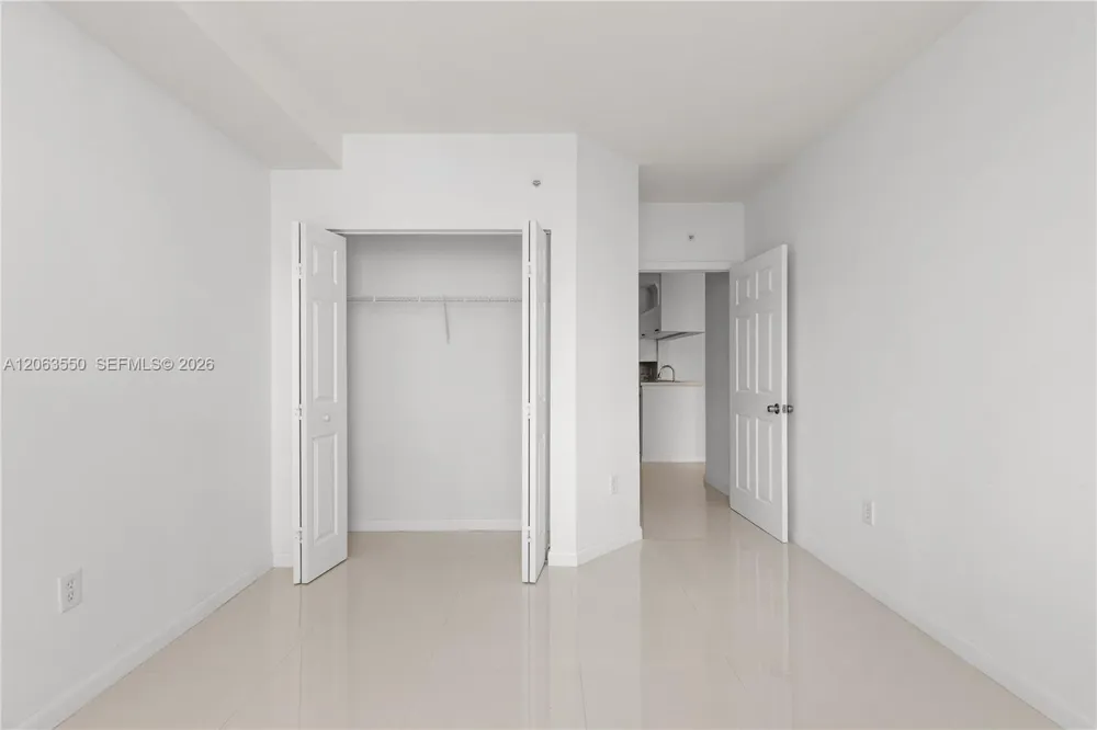 17100 Bay Rd #1712 Sunny Isles Beach, FL 33160