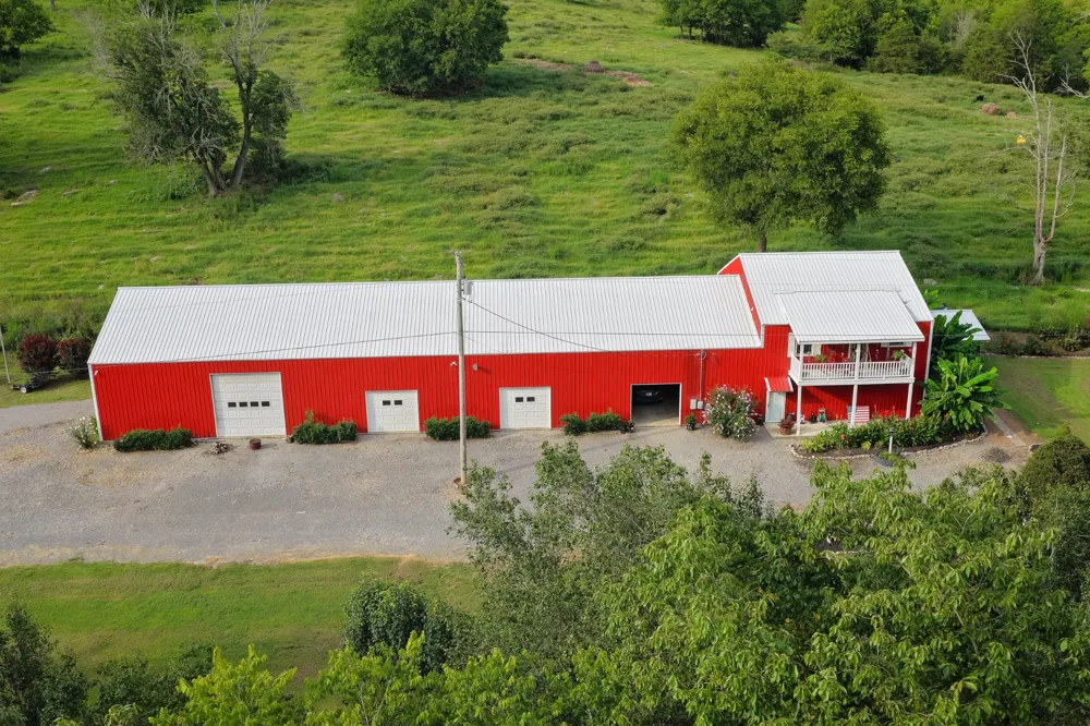 27 Bishop Hollow Ln Pleasant Shade, TN 37145