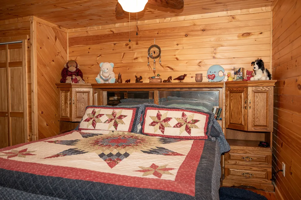 27 Bishop Hollow Ln Pleasant Shade, TN 37145