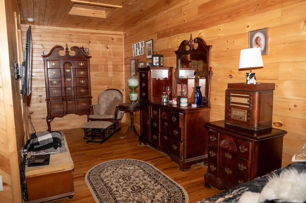 27 Bishop Hollow Ln Pleasant Shade, TN 37145