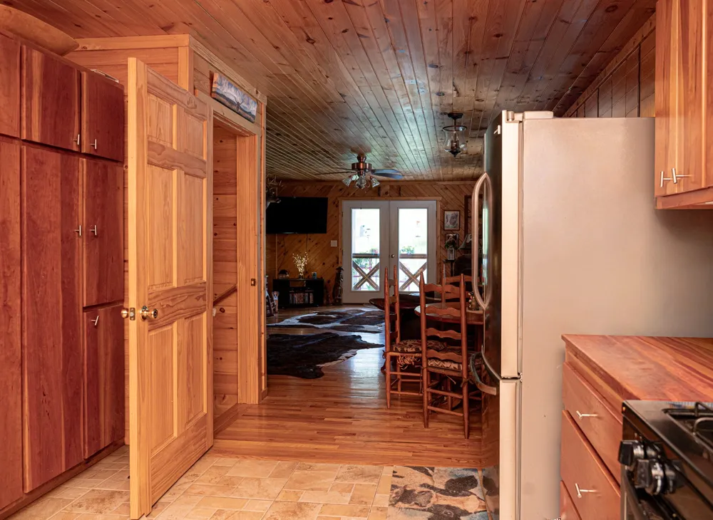 27 Bishop Hollow Ln Pleasant Shade, TN 37145