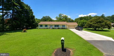 8992 GLEBE CREEK ROAD