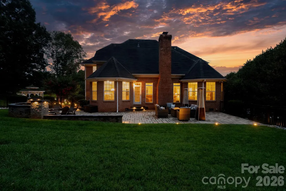 1025 Shore Drive Hickory, NC 28601