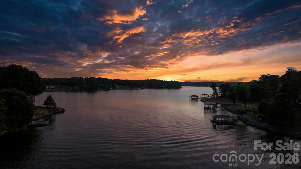 1025 Shore Drive Hickory, NC 28601