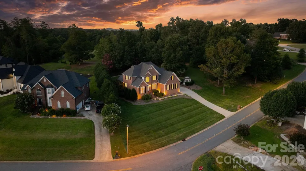 1025 Shore Drive Hickory, NC 28601
