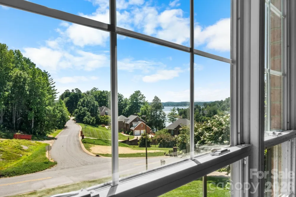 1025 Shore Drive Hickory, NC 28601