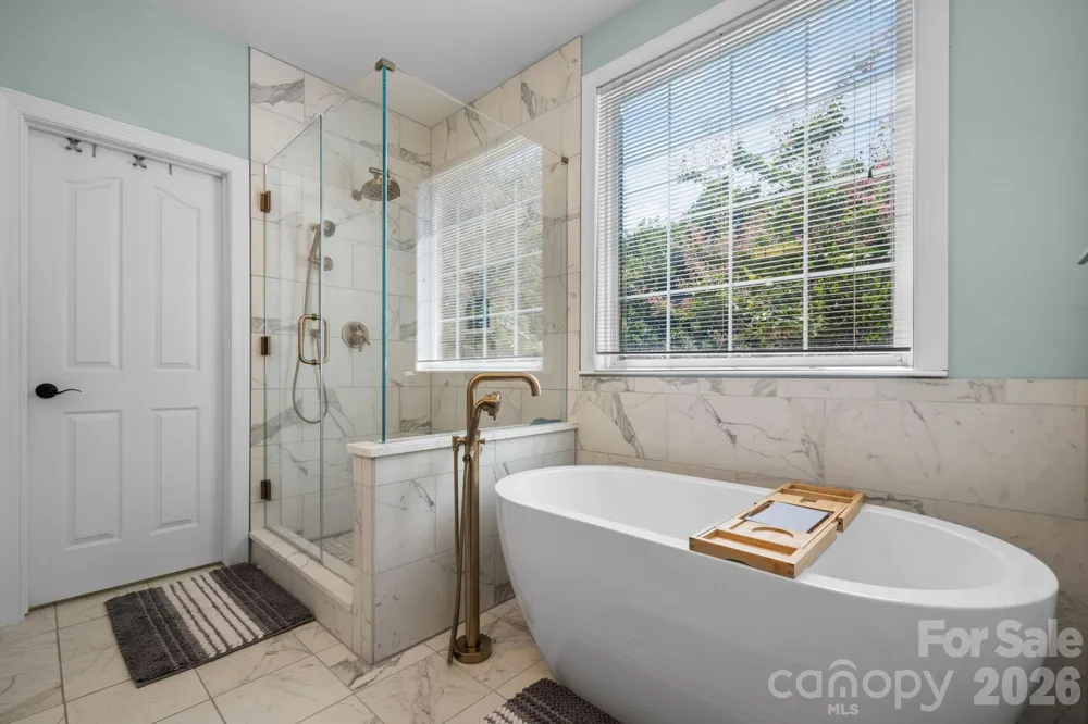 1025 Shore Drive Hickory, NC 28601