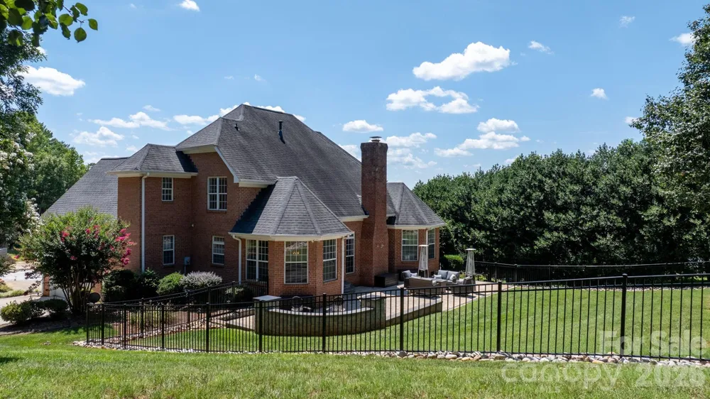 1025 Shore Drive Hickory, NC 28601