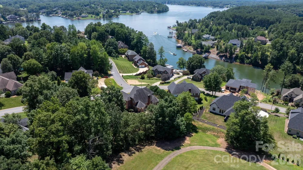 1025 Shore Drive Hickory, NC 28601