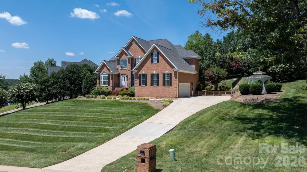 1025 Shore Drive Hickory, NC 28601