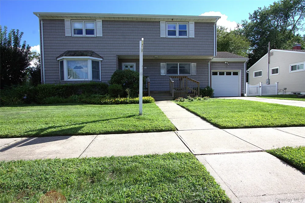 46 Margaret Drive E Plainview, NY 11803