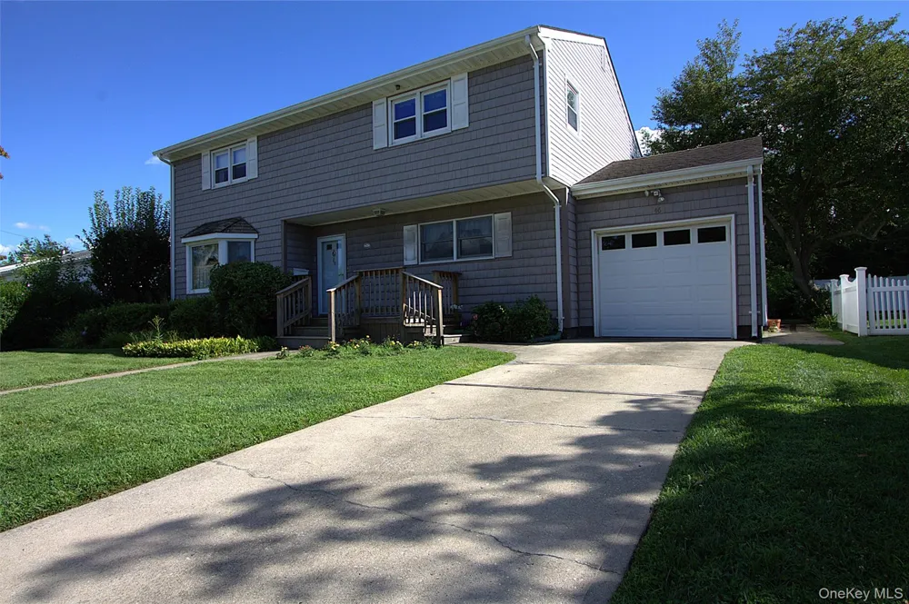 46 Margaret Drive E Plainview, NY 11803