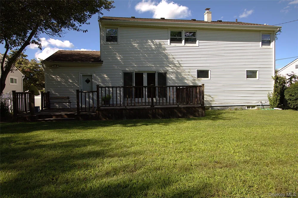 46 Margaret Drive E Plainview, NY 11803