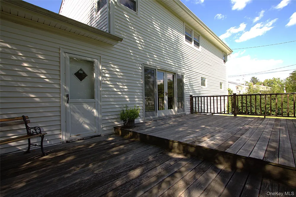 46 Margaret Drive E Plainview, NY 11803