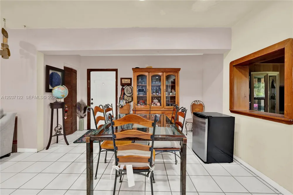 14611 SW 103rd Ct Miami, FL 33176