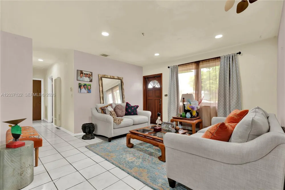 14611 SW 103rd Ct Miami, FL 33176