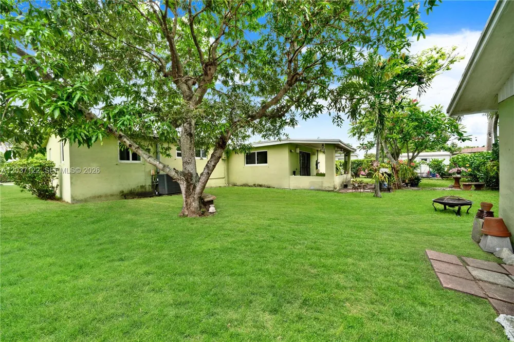 14611 SW 103rd Ct Miami, FL 33176