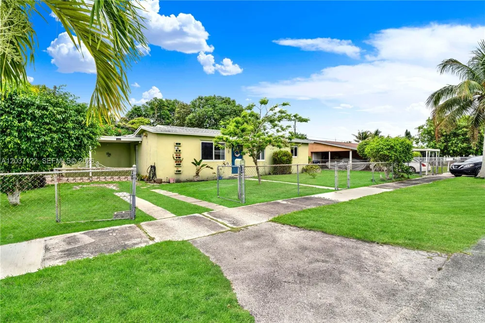 14611 SW 103rd Ct Miami, FL 33176