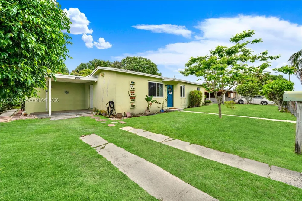 14611 SW 103rd Ct Miami, FL 33176