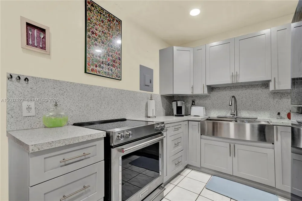 14611 SW 103rd Ct Miami, FL 33176