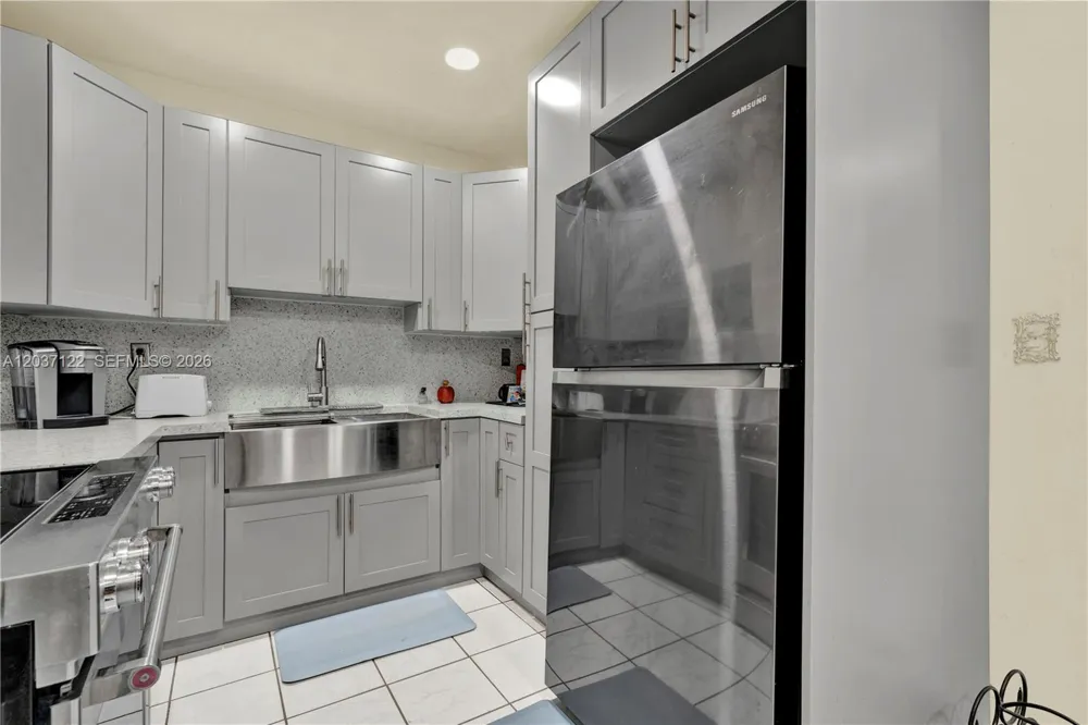 14611 SW 103rd Ct Miami, FL 33176