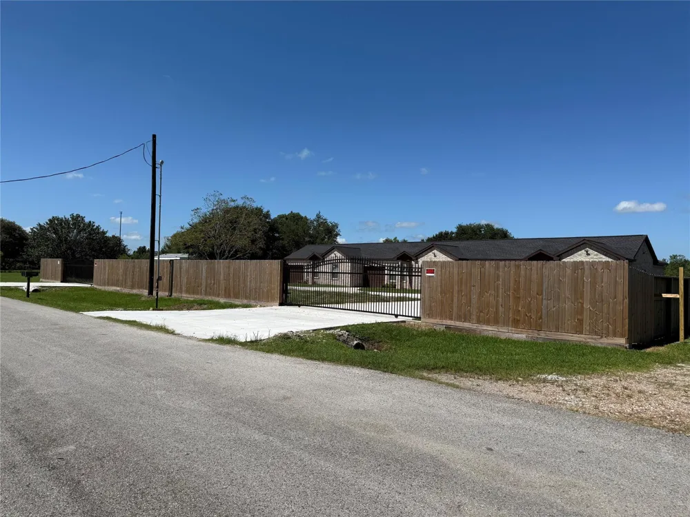 9508 Quaker Court Rosharon, TX 77583