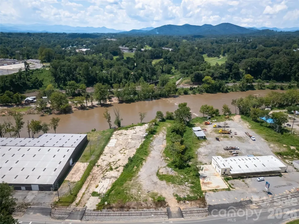 458 Riverside Drive Asheville, NC 28801
