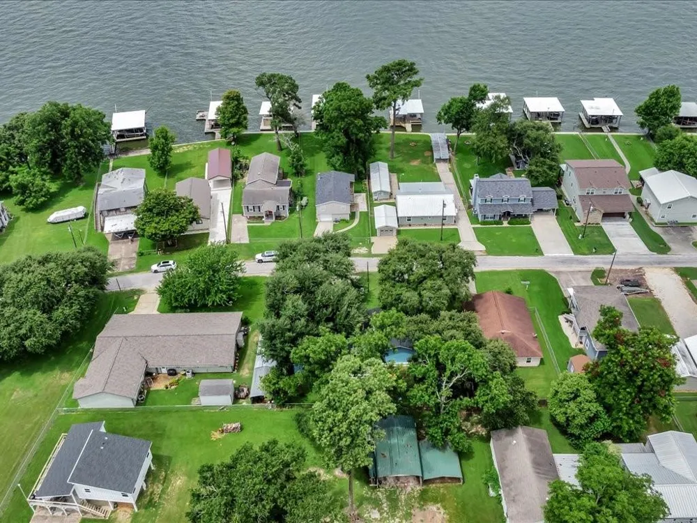 683 Water View Drive Livingston, TX 77351