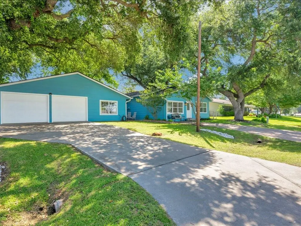683 Water View Drive Livingston, TX 77351