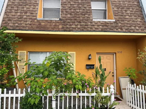 5950 NW 29th Pl #109